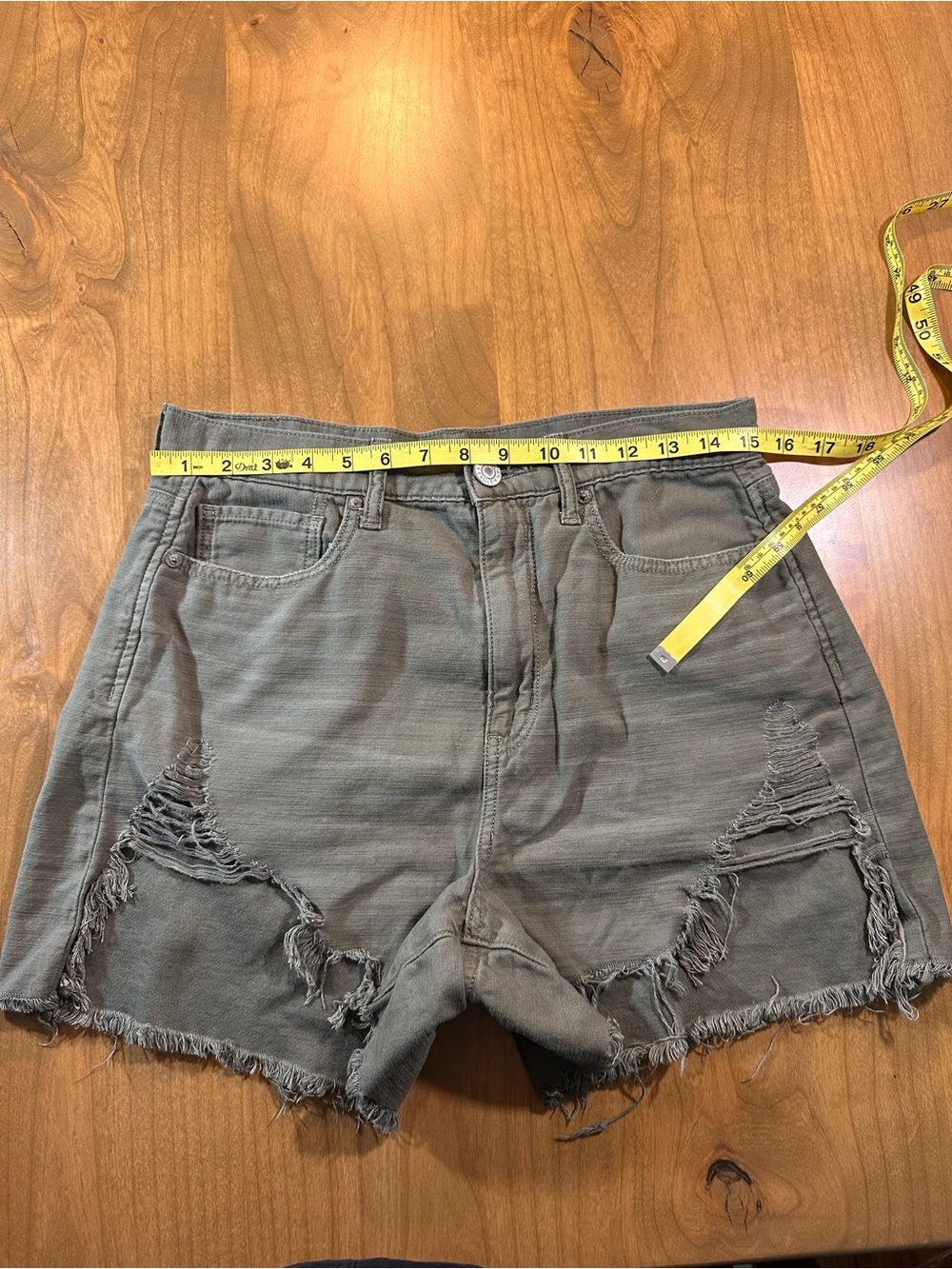 American Eagle Highest Rise Mom Shorts Olive Distressed Cutoff Size 8 - Picture 4 of 11